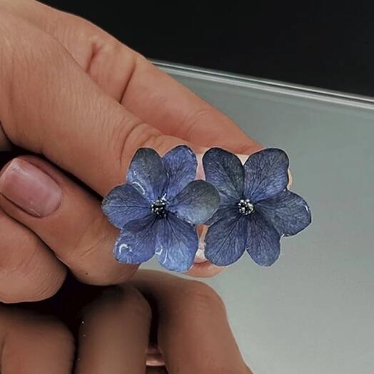 Ювелирные серьги Глубина из гортензии