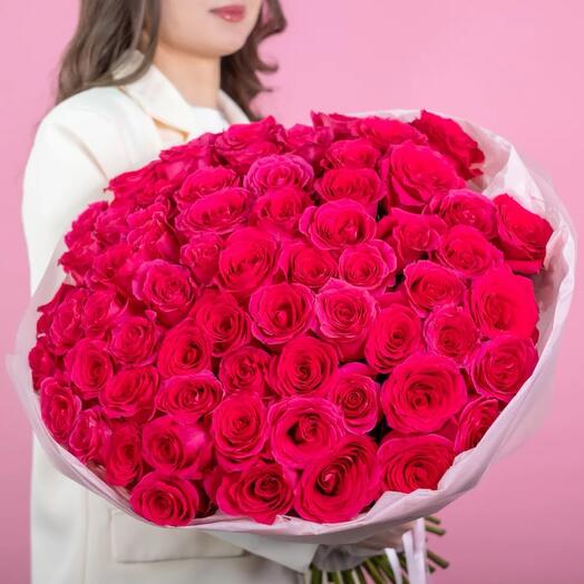 Малиновый букет из 65 роз