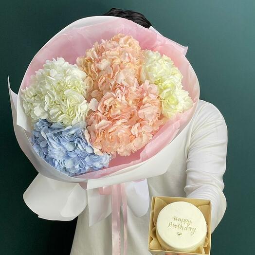 Гортензии с бенто тортиком