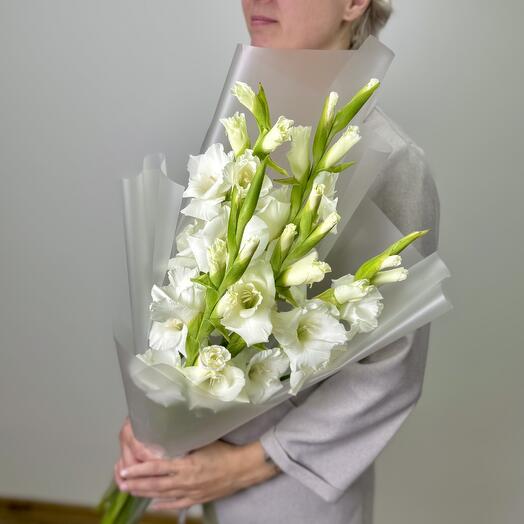 Гладиолусы белые