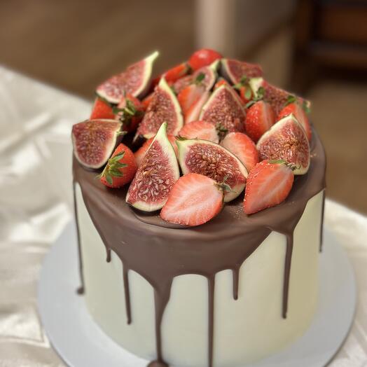 ТОРТ с ягодным декором 2 кг