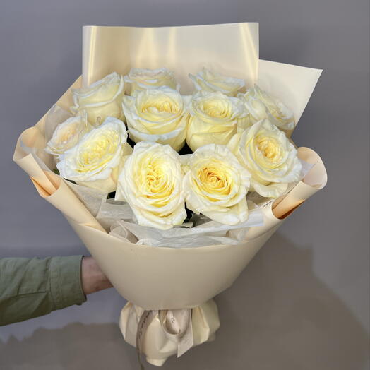 Нежный букет из 11 пионовидных роз с огромными бутонами 😍 063