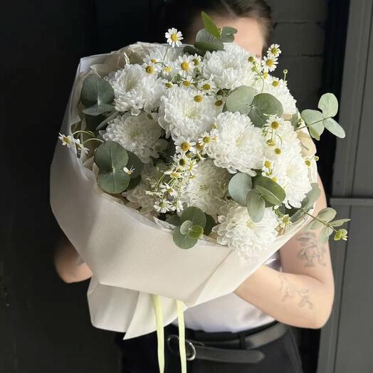 Букет из хризантемы и танацетума