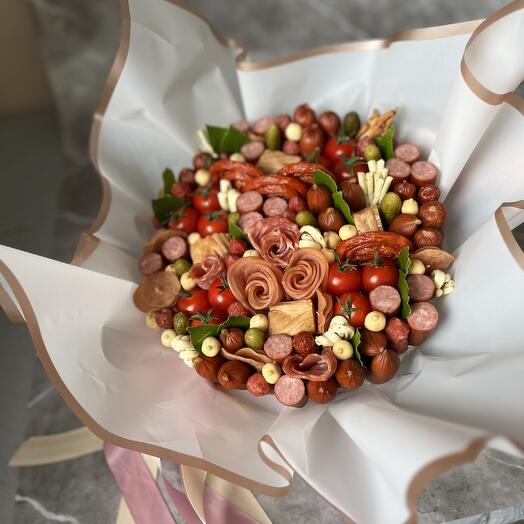Мясная композиция в коробке