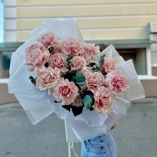 Розовые розы в упаковке 25 шт