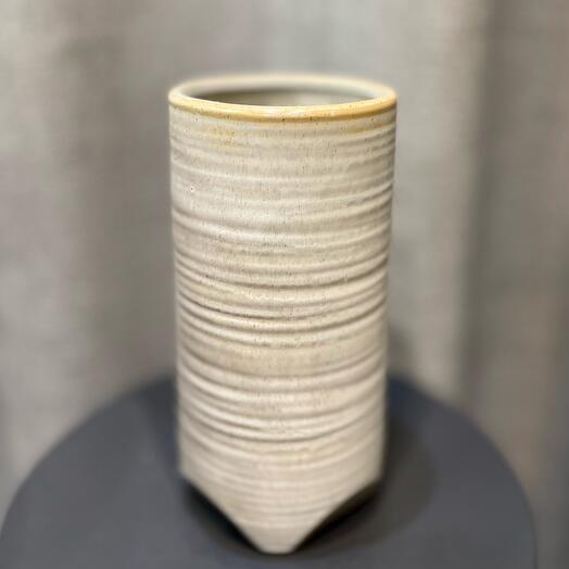 Керамическая ваза с окантовкой