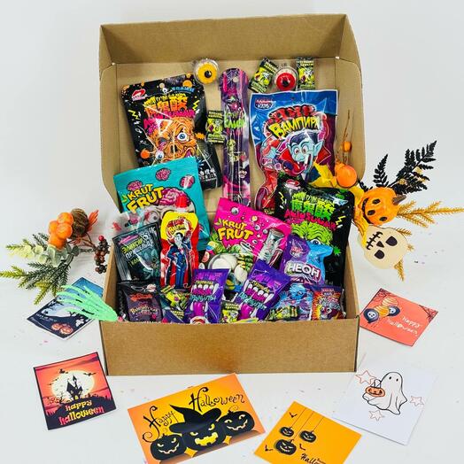 Вкусный подарочный набор с азиатскими сладостями на Хеллоуин Halloween