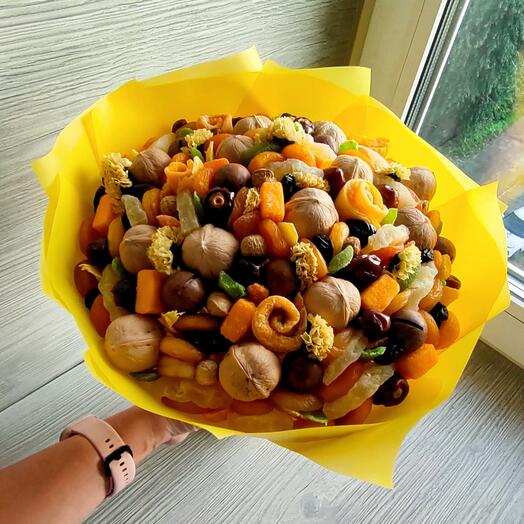 Букет из сухофруктов "Солнышко в руках"