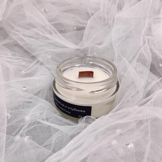 Свеча «Базилик и клубника»