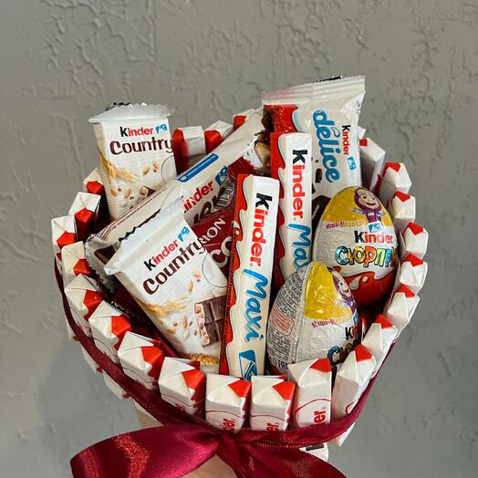 Сладкий подарок сердце из Kinder