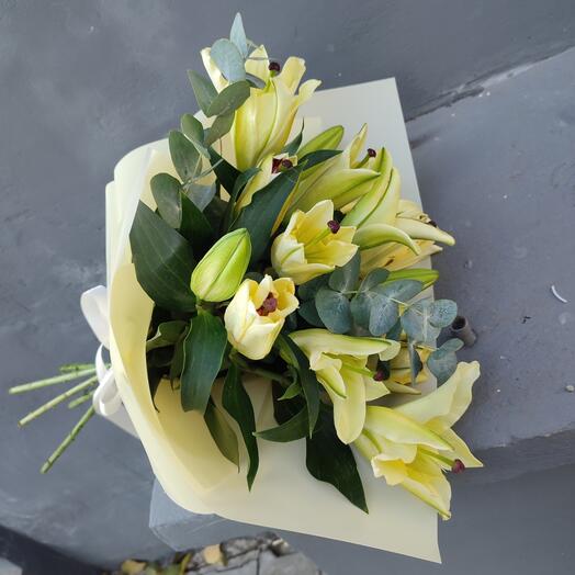 Букет из лилий