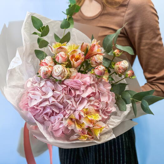 Bouquet with pink hydrangea