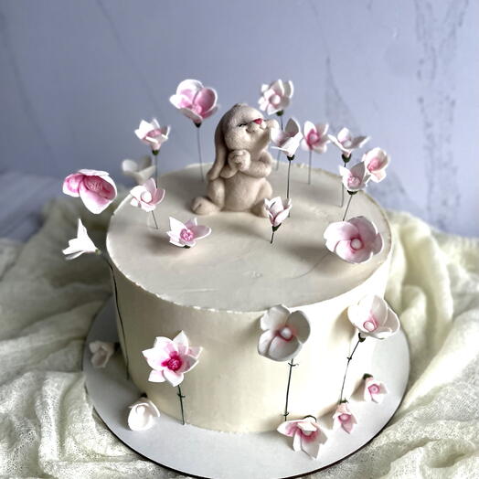 Торт с цветами и зайкой 🌸🐰