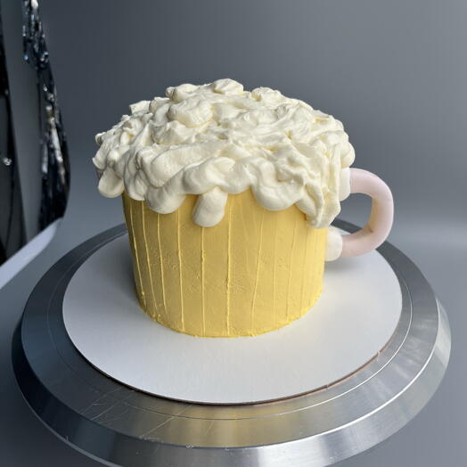 Торт для мужчины в виде пивной кружки