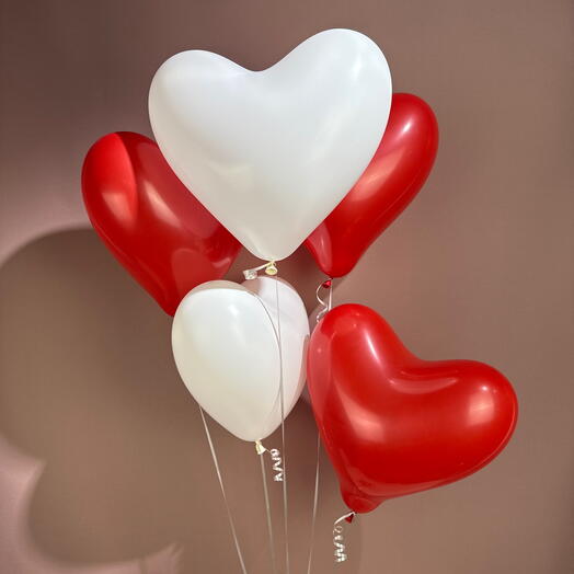 Фонтан из Шаров в форме сердца 5 шт