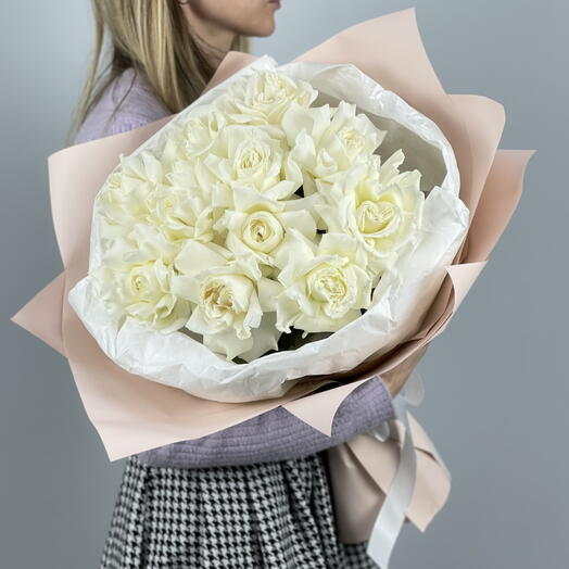 Букет из 11 французских пионовидных белых роз (68)