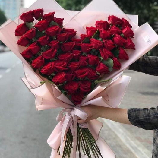 Букет из роз в виде сердца ♥️