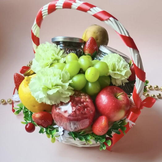 Фруктовая корзина с чаем и медом s