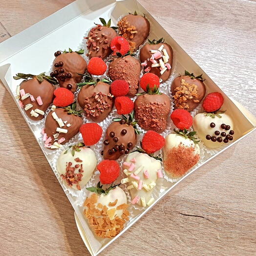 Клубника 🍓 в бельгийском шоколаде с малиной