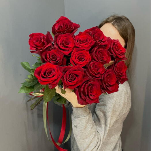Букет из 15 красных роз