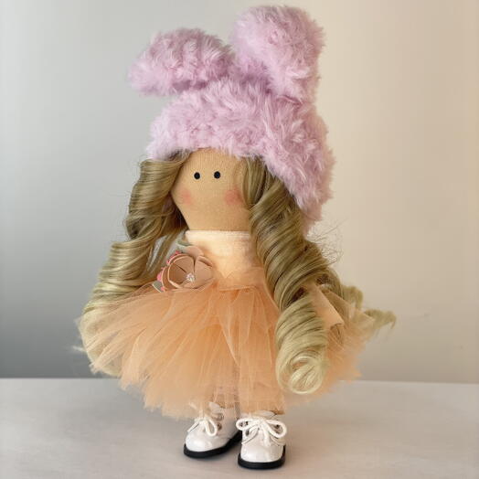 Кукла «Большеножка» Ручной работы в кремовом платье
