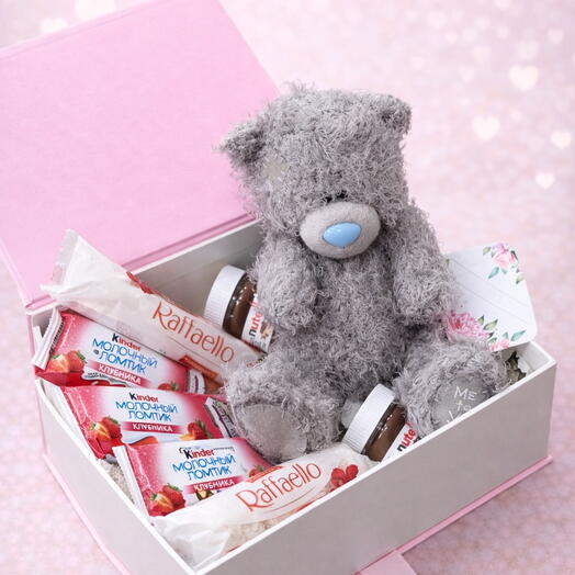 Подарочный бокс с мишкой и сладостями