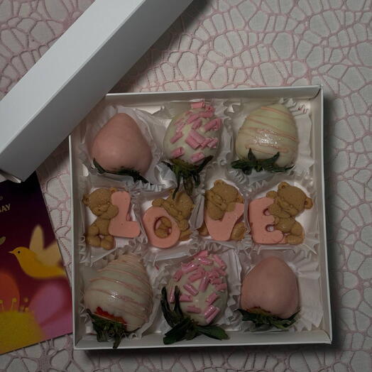 Клубника в шоколаде "Любовь"