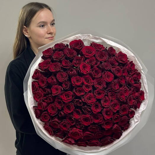 Букет из 101 бордовой розы