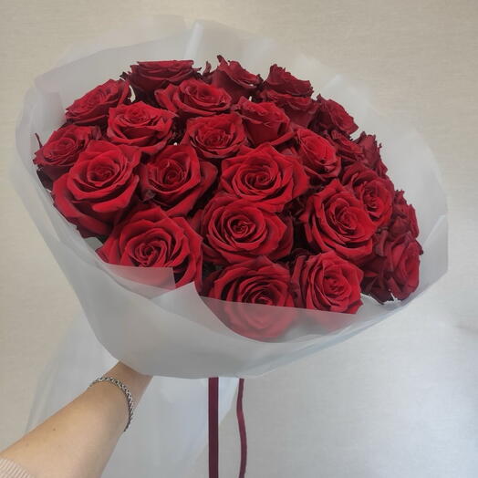 Букет из 25 голландских роз ко Дню Святого Валентина