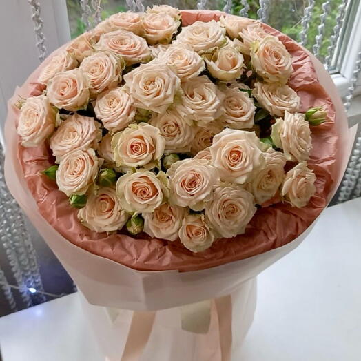 Кустовые розы Антонина Люкс