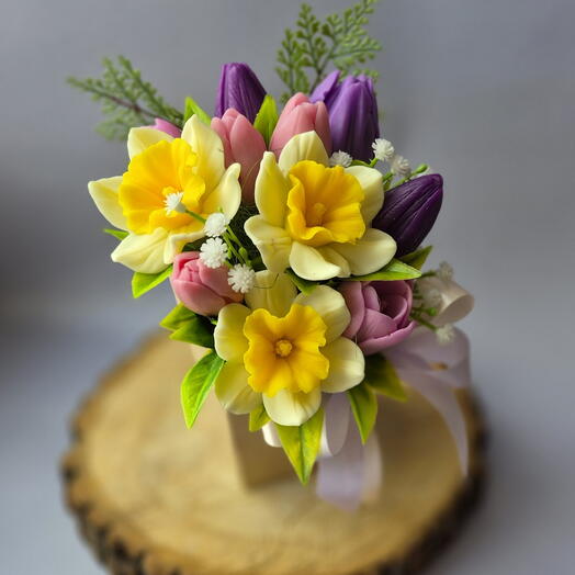 Букет цветов из мыла. Нарциссы,тюльпаны