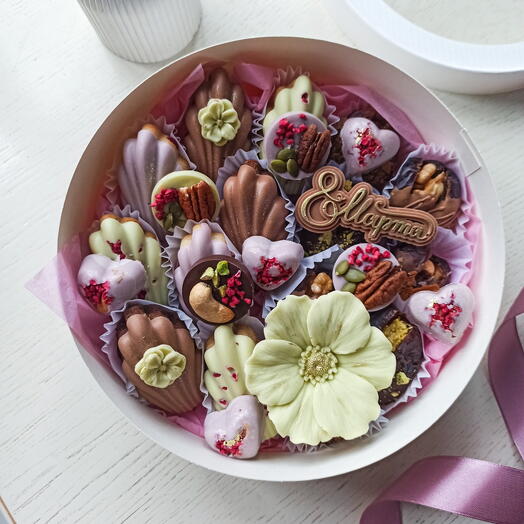 Набор Мадлен и фин кт на 8 марта