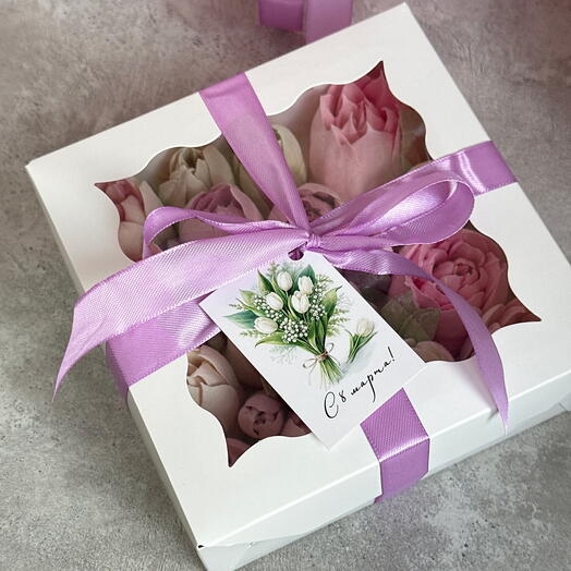 Комплимент зефирных цветов в коробке 16*16см