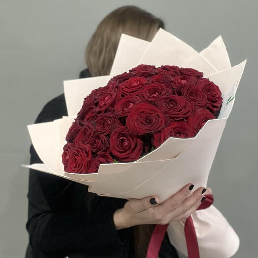 31 красная Роза в оформлении 🥰 (1)