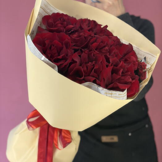 Алые розы французские 9 шт
