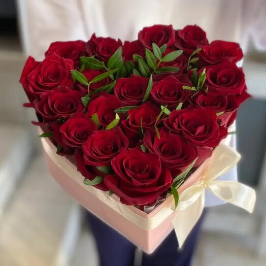 Любовь с первого взгляда из красных роз😍️