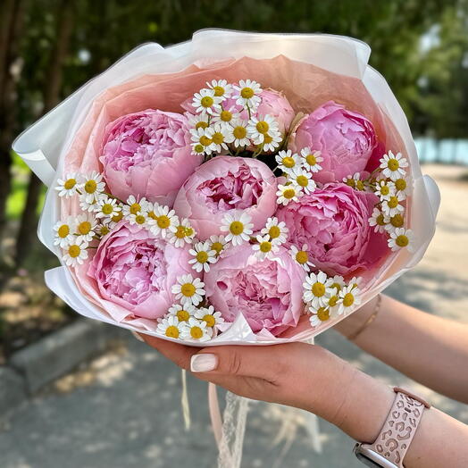 Пионы и ромашки очень ароматно