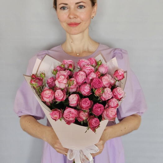 Яркий букет розовые пион розы кустовые Леди Бомбастик премиум. N.125