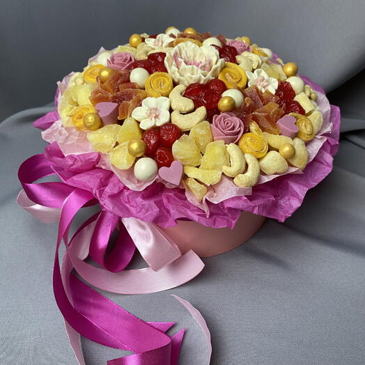 🌷 Композиция с манго, вишней, шоколадными цветами и орехами в коробке