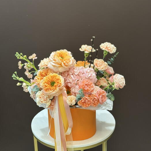Peach Dolce 
— композиция в овальной коробке