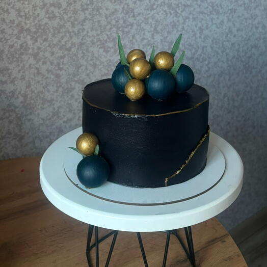 Торт с шоколадными сферами