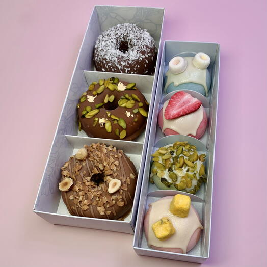 Набор (ассорти) из DONUT CAKE и моти