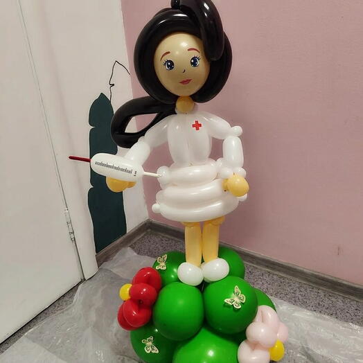 Фигура медсестры небольшая