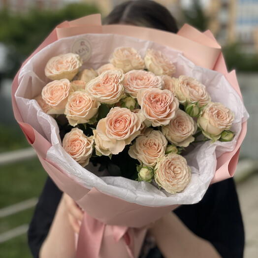 Моно букет из 5 кустовых роз