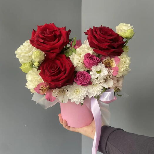 Композиция с красными розами