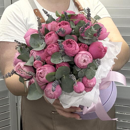 ️НОВИНКА‼️Пионовидная кустовая Роза с лавандой в шляпной коробке композици