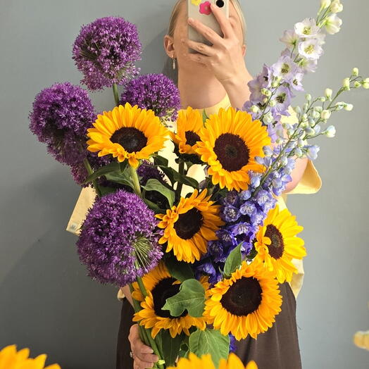 Интерьерный букет подсолнухи, аллиум, дельфиниум 🌼