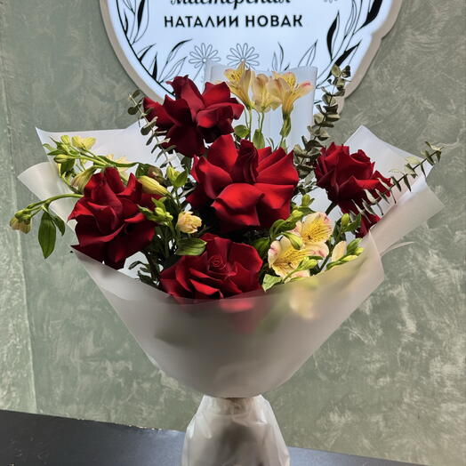 Букет с французскими розами Эксплорер