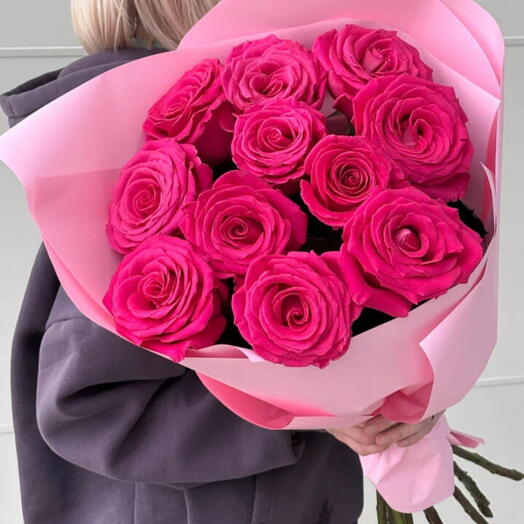 11 Hot Pink Roses – Bold Elegance
