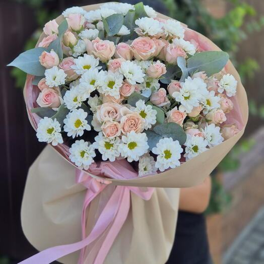 Бкет ромашек и кустовых роз 💝